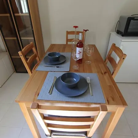Cozy In The Heart Of The Town דירה